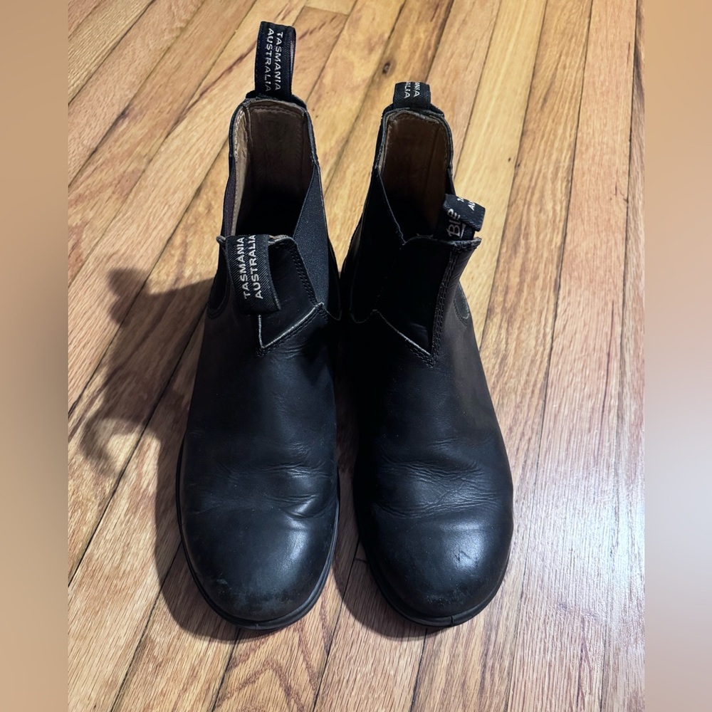 Blundstone Black Chelsea Boots with Elastic Panels